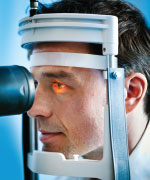 Jak karotenoidy chronią oczy przed szkodliwym działaniem niebieskiego światła